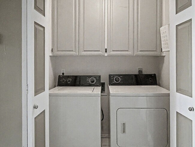 Building Photo - 12446 Starcrest Dr