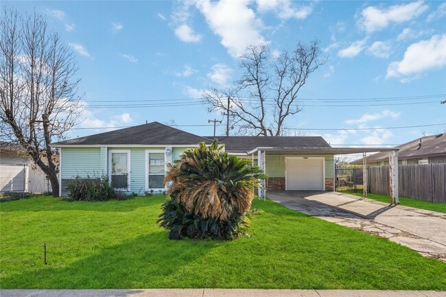 Building Photo - 5942 Ridgeway Dr