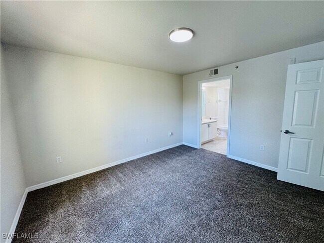Building Photo - 8304 Key Royal Cir