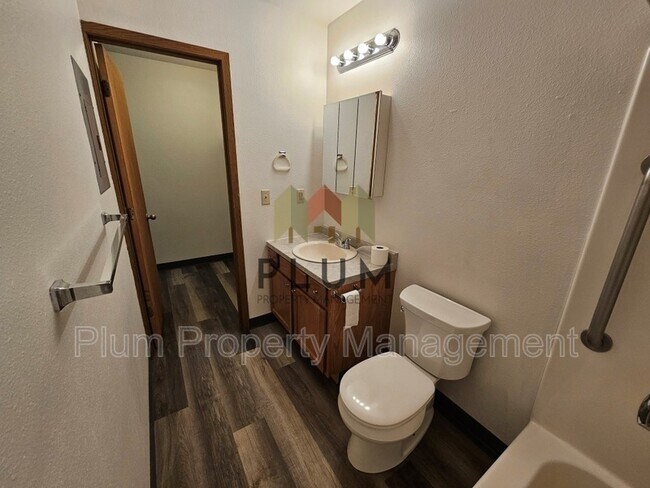 Building Photo - 2340 Fairview Ave