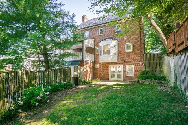 Building Photo - Updated 4 BD, 3.5 BA Stately Colonial on Kalmia RD in NW DC!!
