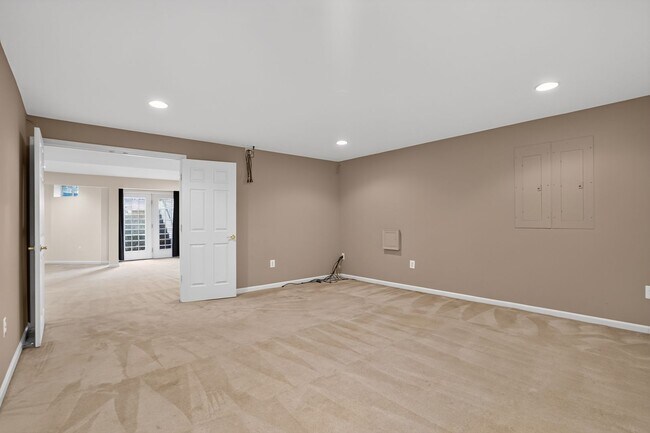 Building Photo - 44331 Apache Cir