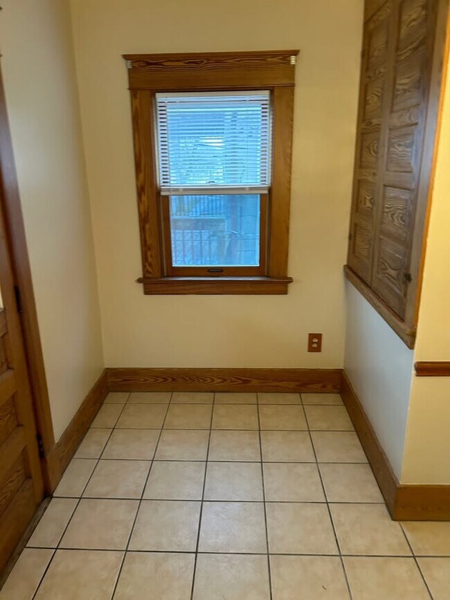 Building Photo - 2702 Raspberry St