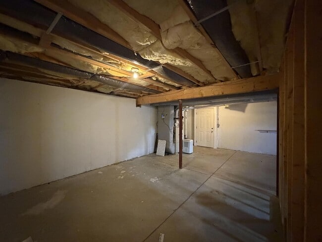 Building Photo - 8 Normandy Way