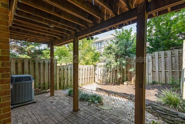 Building Photo - 3009 20th Ct S