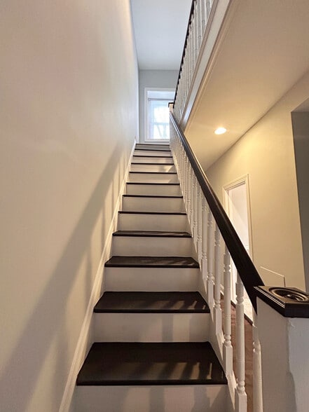 Building Photo - 157 E Duval St