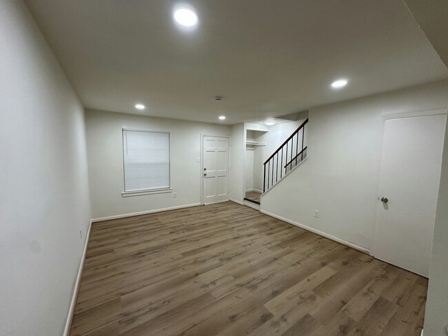 Building Photo - 1515 Stowmarket Ct