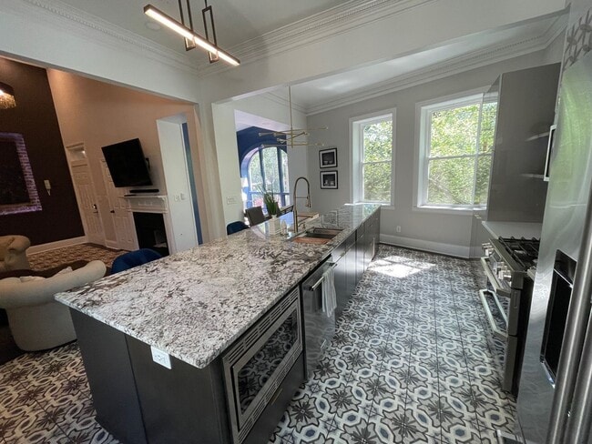 Building Photo - Stunning Furnished 3 Bedroom 3 Bath Condominium ON Piedmont Park!