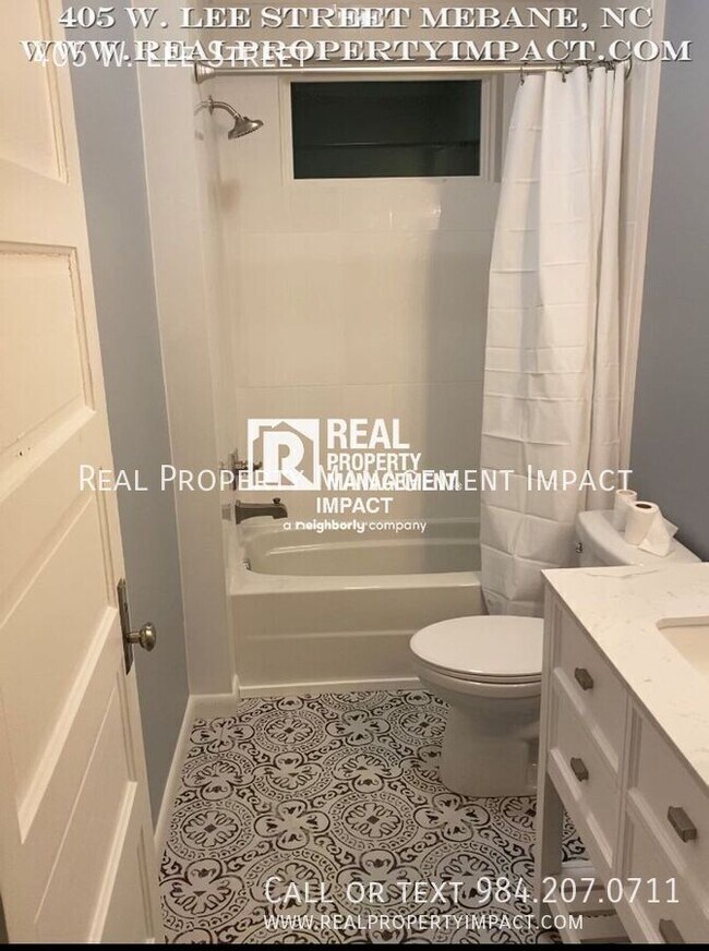 Building Photo - 405 W Lee St