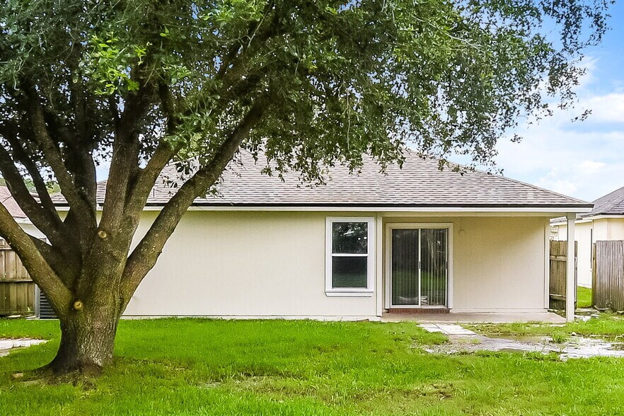 Building Photo - 1418 Runes Ct