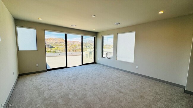 Building Photo - 26 Promenade Isle Ln