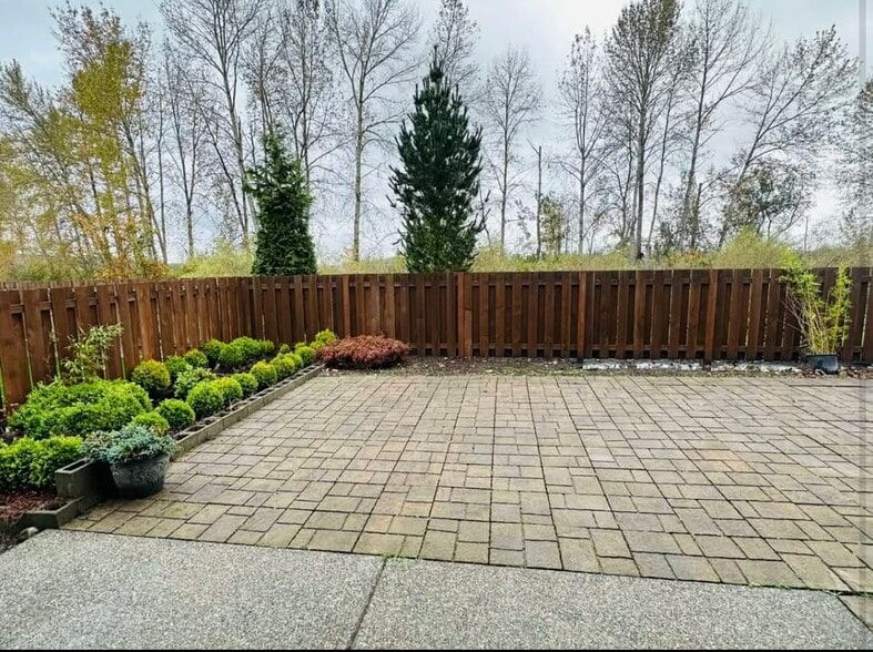 Building Photo - 3107 44th St SE