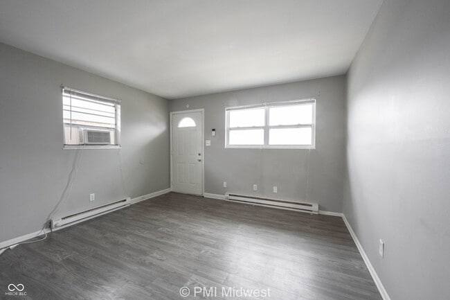 Building Photo - 821 Iowa St