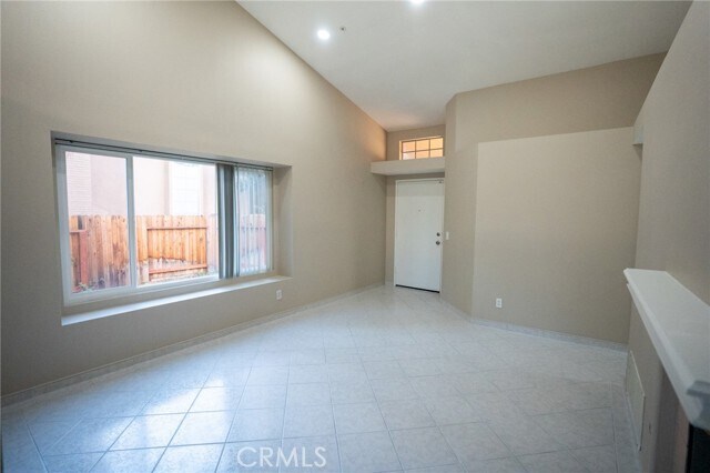 Building Photo - 15061 Fuchsia Ct