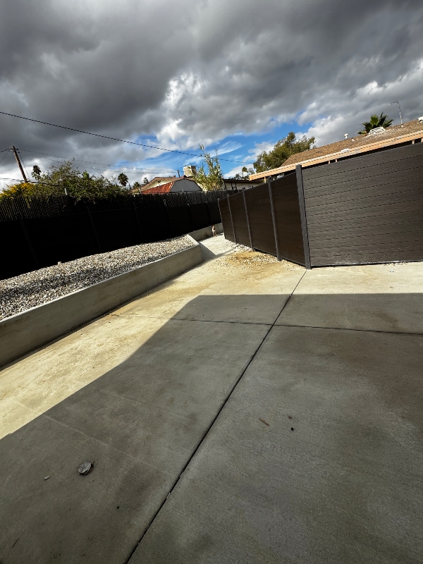 Building Photo - 987 Tepee Ln