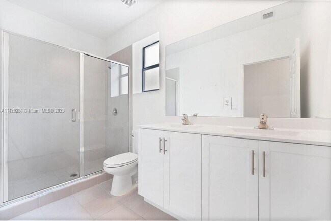 Building Photo - 11036 W 35th Way