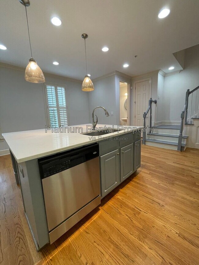 Building Photo - 1875 Adagio Dr
