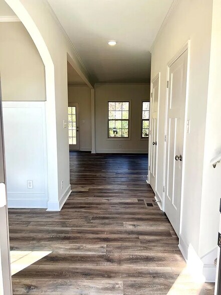 Building Photo - 122 Ted's Trail