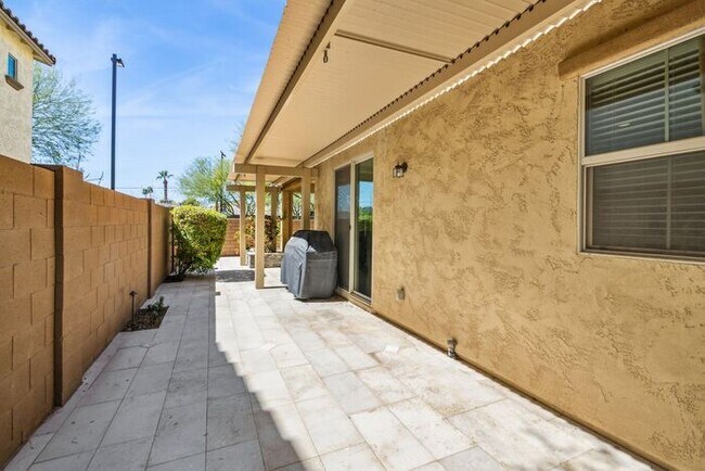 Building Photo - Modern 4-bedroom, 3.5-bathroom single-family home in the heart of North Tempe