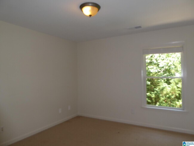 Building Photo - 1040 Cole Cir