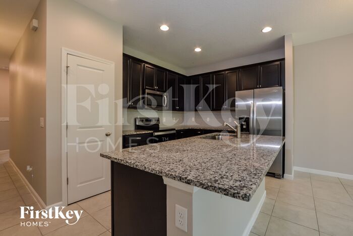 Building Photo - 3577 Fernanda Dr