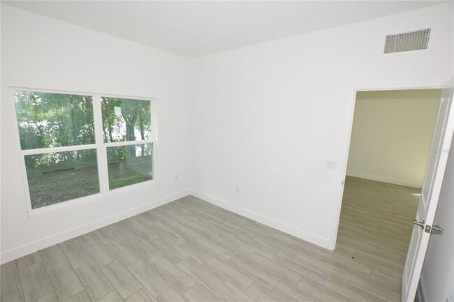 Building Photo - 458 Lake Shore Pkwy