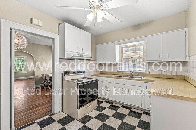 Building Photo - 5440 Carrollton Ave