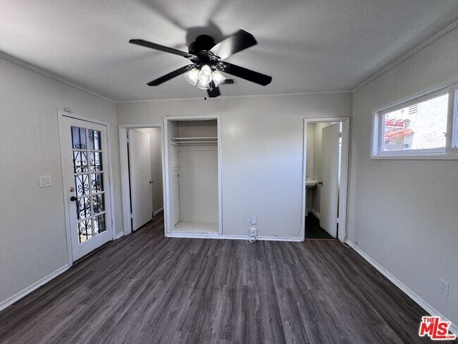 Building Photo - 8850 S Wilton Pl