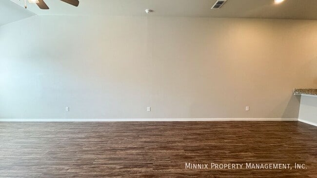 Building Photo - 2101 N Jayton Ave