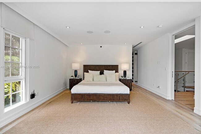 Building Photo - 575 Bay Point Rd