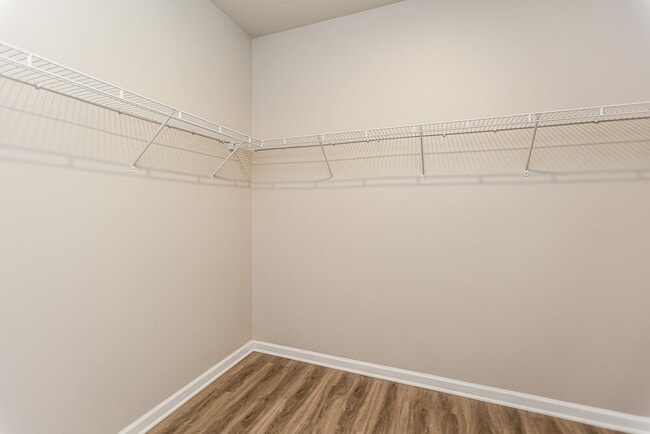 Building Photo - 136 Camellia Way