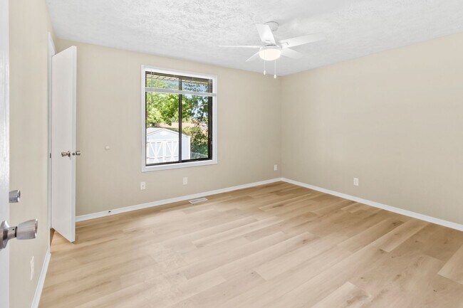 Building Photo - 5732 S 137th St
