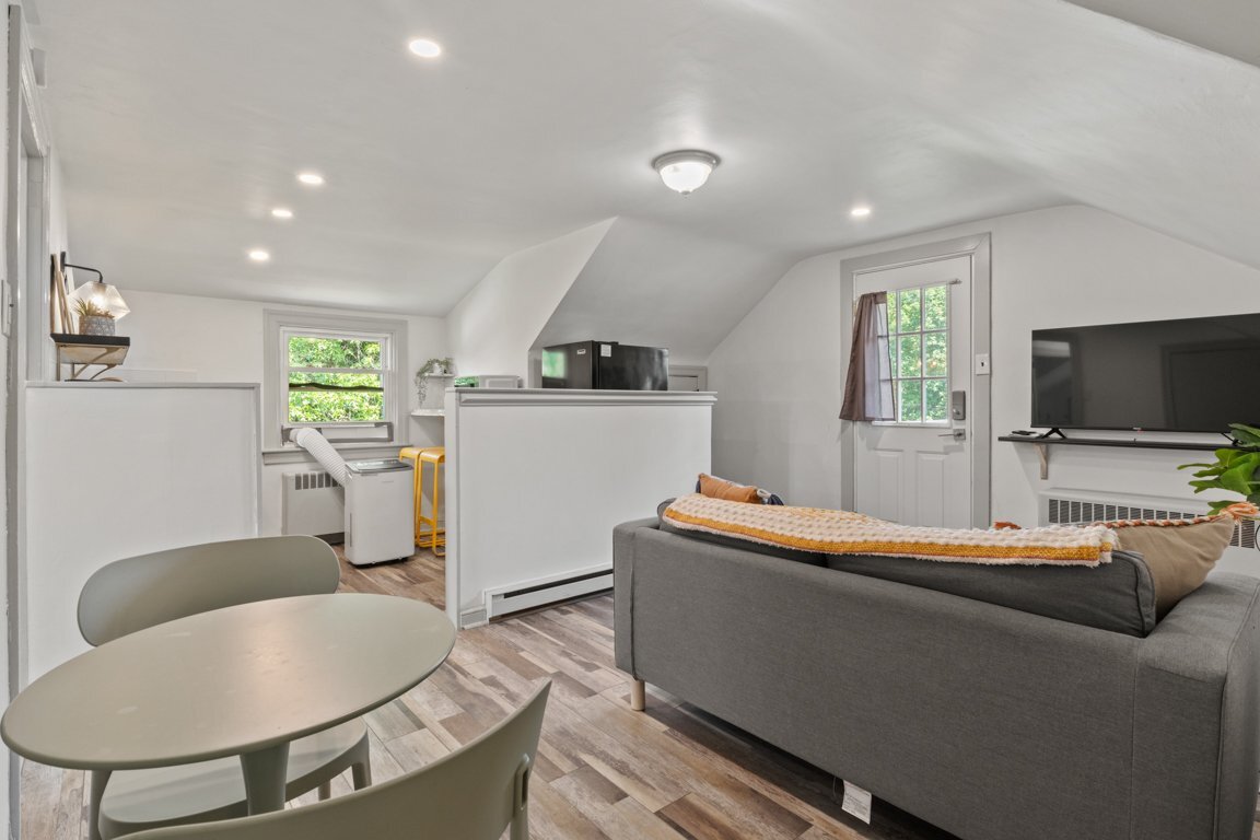 Building Photo - 3434 E Orvilla Rd