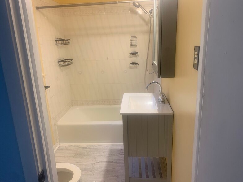 Building Photo - 8224 Freret St