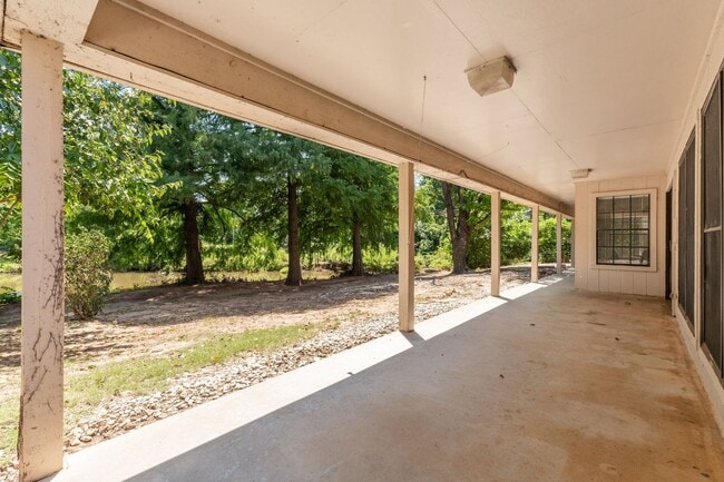 Building Photo - 4 bed, 3 bath home in OKC, OK