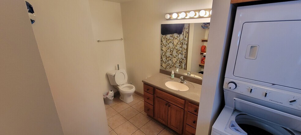 Building Photo - 925 Water St