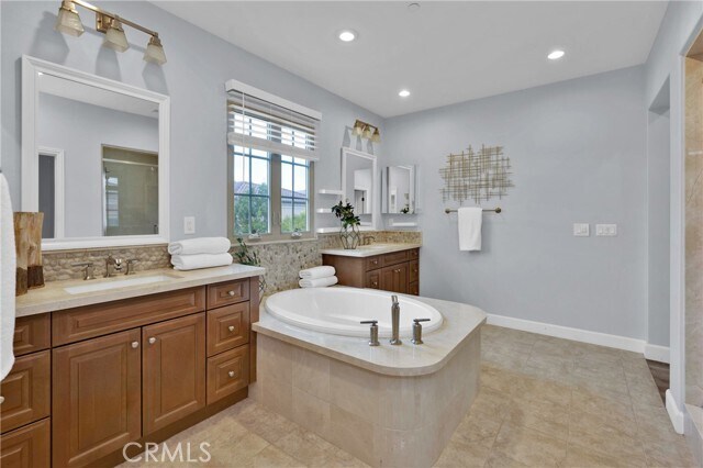 Building Photo - 67 Livia