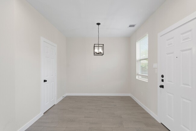 Building Photo - 5544 Shreveport Blvd