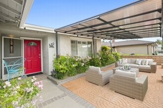 Building Photo - 27480 Cherry Creek Dr