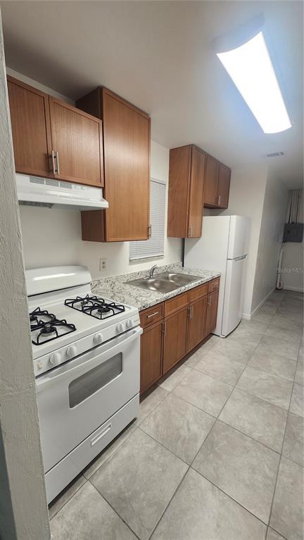 Building Photo - 1079 N Gertrude Ct