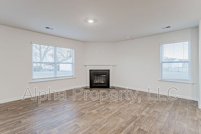 Building Photo - 1210 Murdock Cir