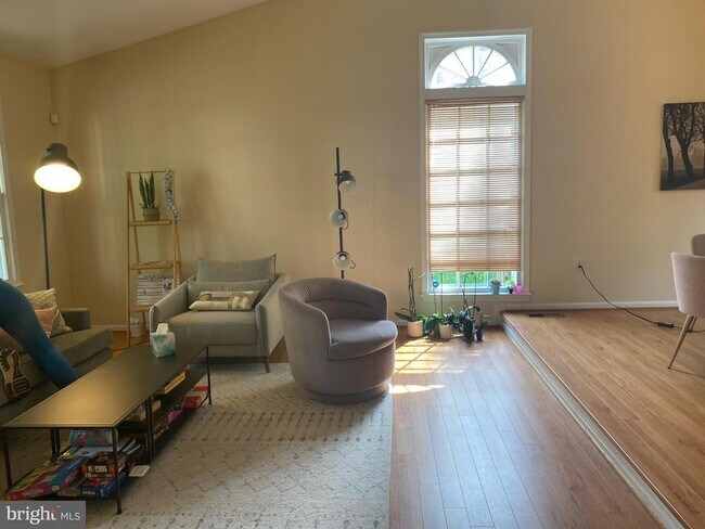 Building Photo - 947 Farm Haven Dr