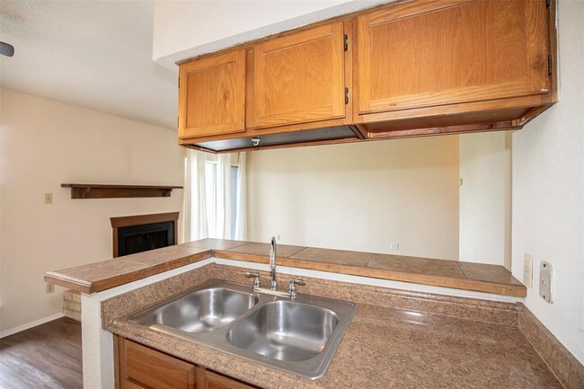 Building Photo - 18511 Egret Bay Blvd