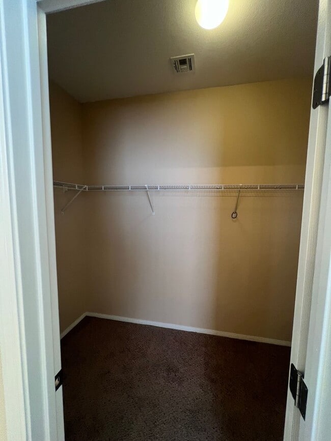 Building Photo - COVENTRY ANTHEM SINGLE STORY HOME!!