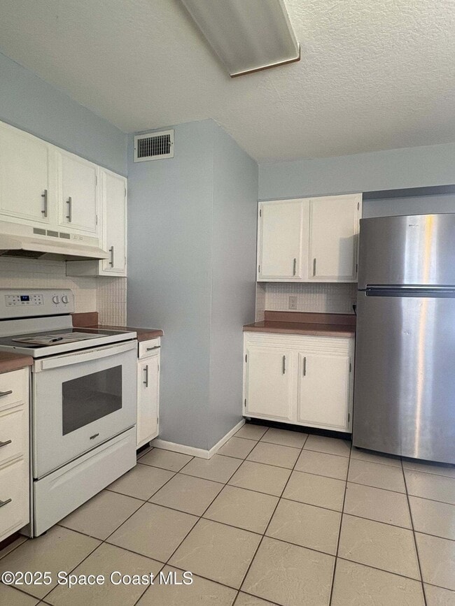 Building Photo - 331 S Brevard Ave