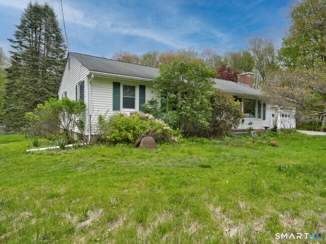 Building Photo - 384 Woodland Rd