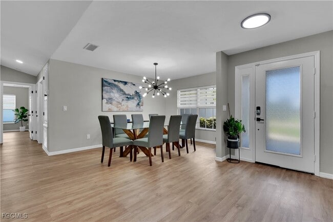 Building Photo - 2004 SW 30th St