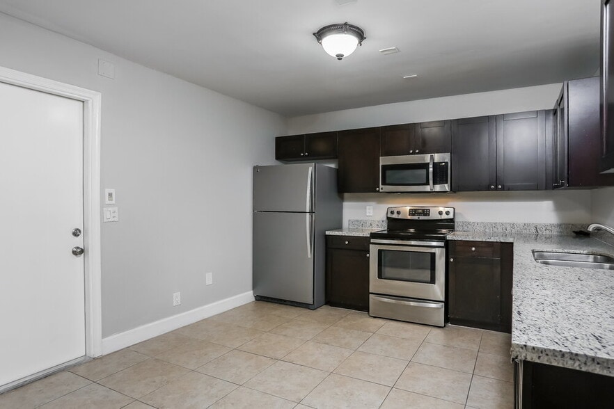 Building Photo - 3291 NW 65th St