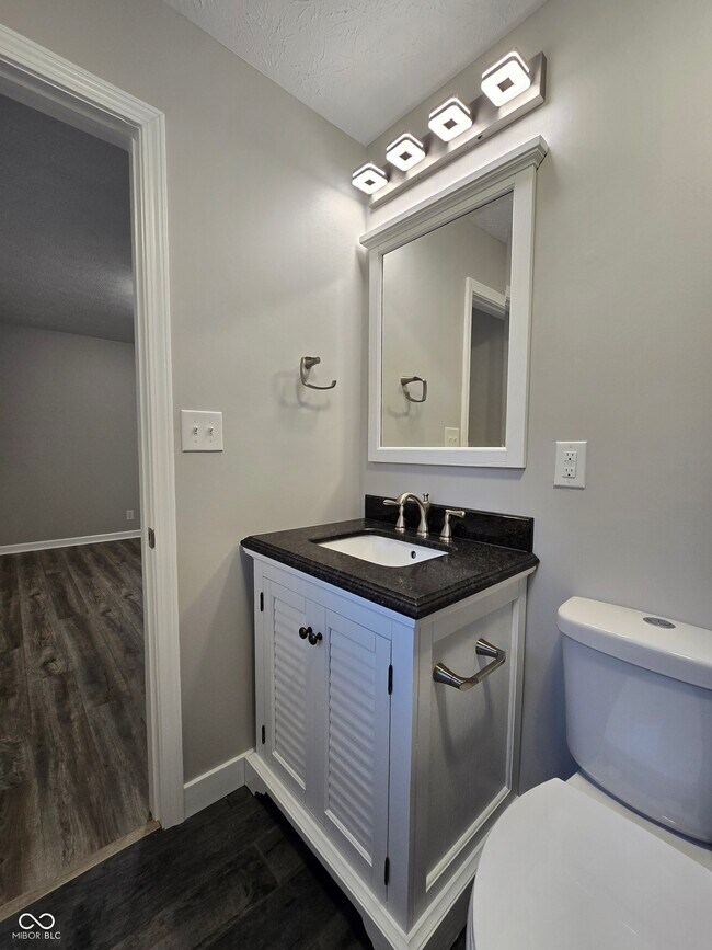 Building Photo - 2115 Dawnshire Dr
