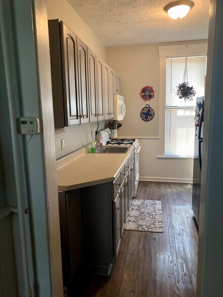 Building Photo - 141 William St